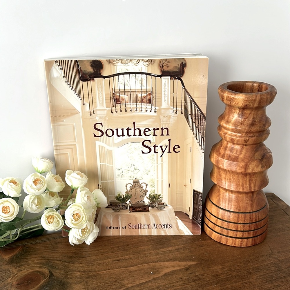 💕 Southern Style Vintage Decorating Softcover Book Editors Southern Accents